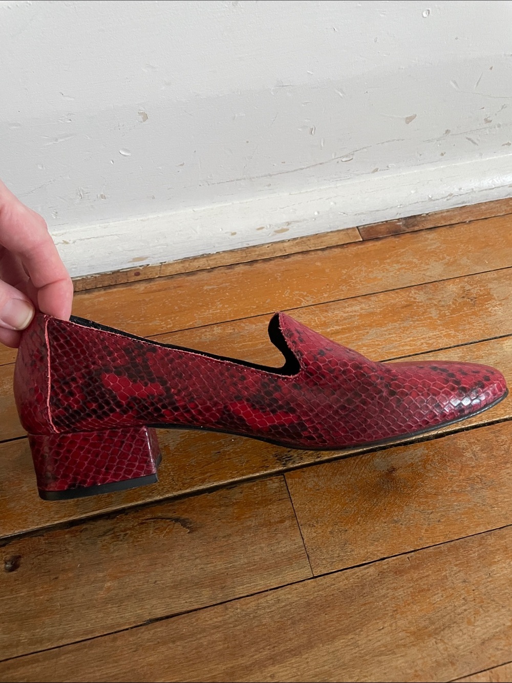 L’intervalle red and black snake skin print leather pumps- size 38/7.5 - Picture 5 of 12